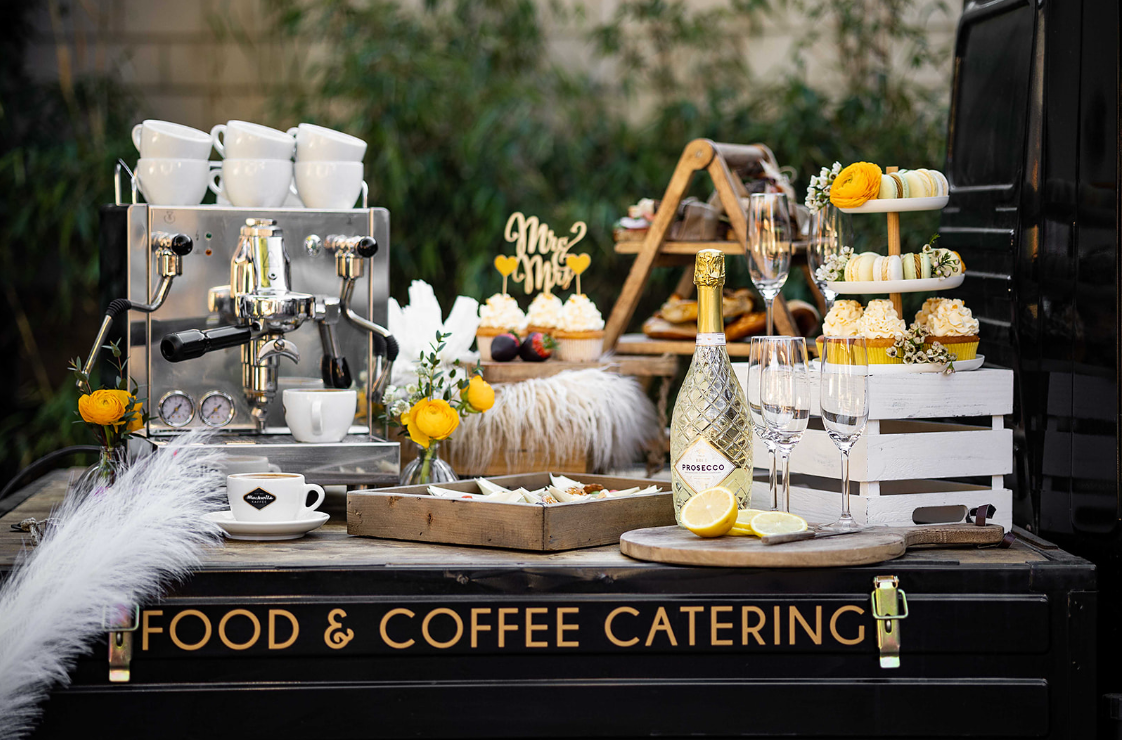 Goldi Gesamtaufbau mit Food & Coffee Catering